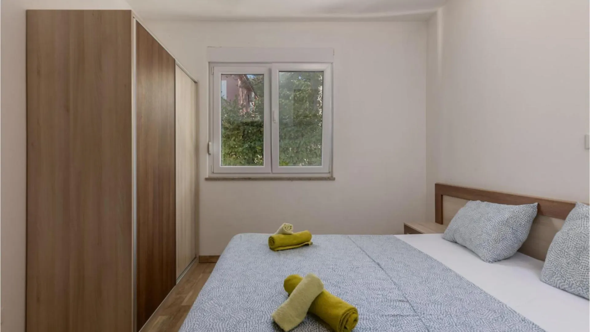 Amazing Apartment In Njivice With Kitchen